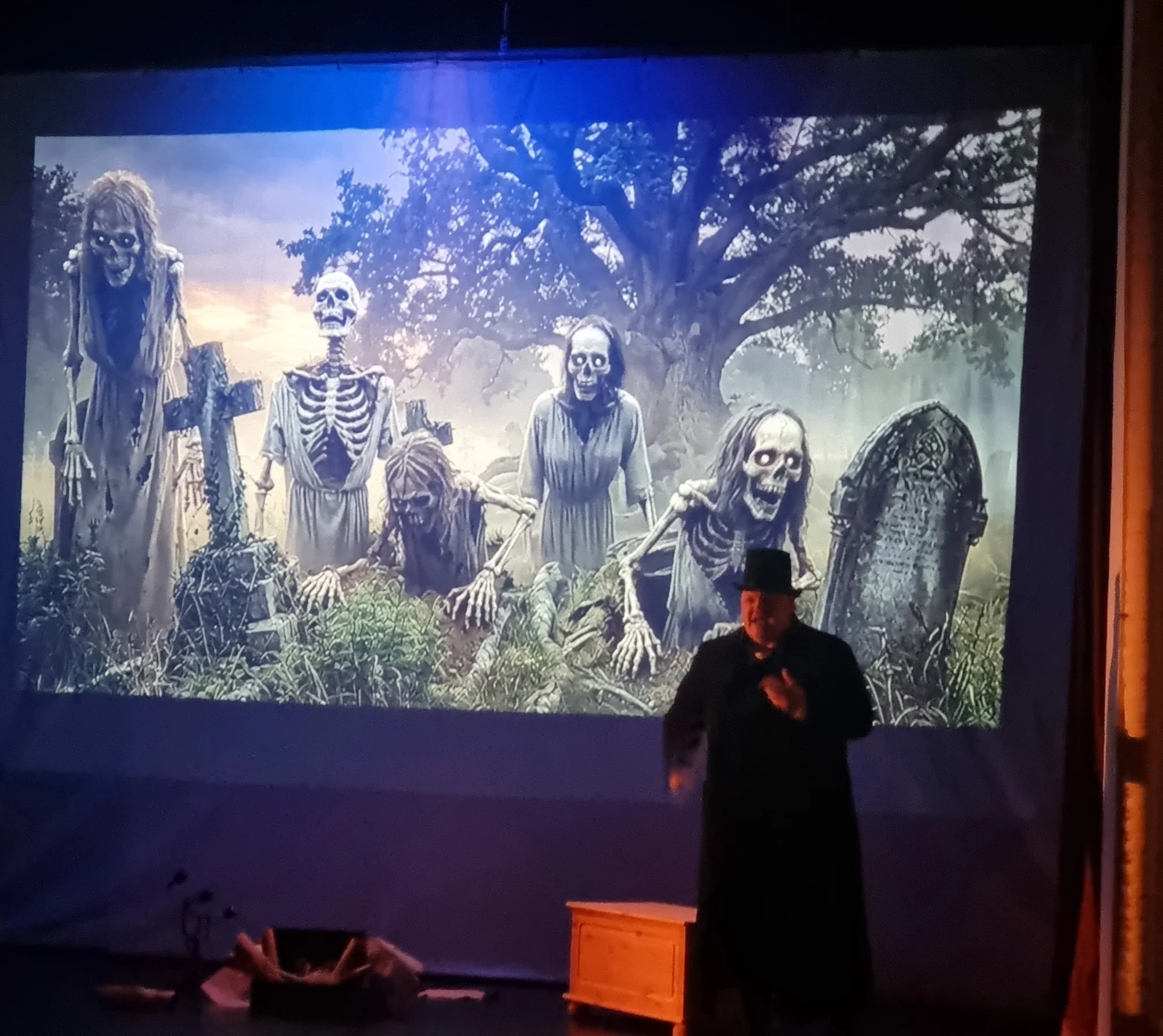 Bigy v divadle: Od žonglérských triků až po Shakespeara s AI — foto 4